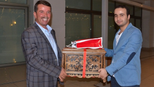 GÜZEL ANILARLA AYRILIYORLAR...