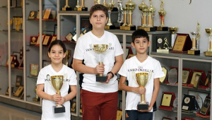 ÖZEL SANKO OKULLARI ÖĞRENCİLERİ SATRANÇTA 3 KUPA KAZANDI..