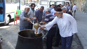 Sarayaltı Esnaflarından 4. Aşure Etkinliği..