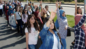 VATAN İÇİN YARDAN DA SERDEN DE VAZGEÇİLİR..