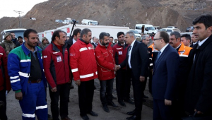 Başbakan Yardımcısı Kaynak heyelan bölgesinde..