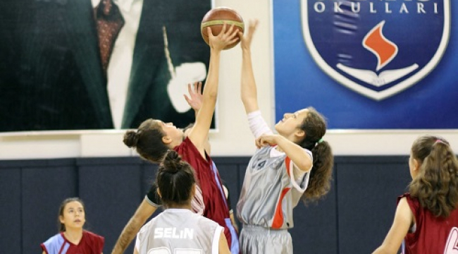 SANKO OKULLARI 15 TEMMUZ DEMOKRASİ ŞEHİTLERİNİ ANMA BASKETBOL TURNUVASI DÜZENLEDİ..