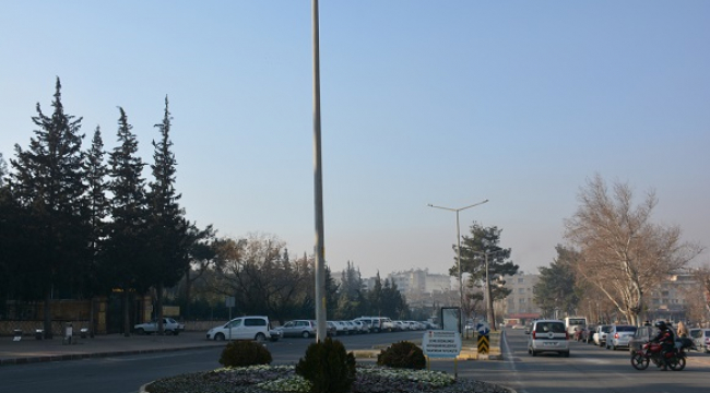 BÜYÜKŞEHİR SÜMBÜL VE LALE SOĞANLARINI TOPRAKLA BULUŞTURUYOR..