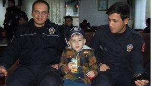 BÜYÜYÜNCE POLİS OLACAĞIM...