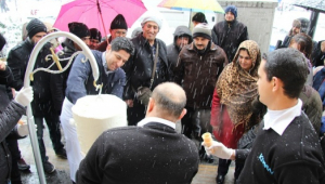 KAR ALTINDA DONDURMA KEYFİ BAŞKADIR...