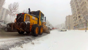KAR YOLLARI KAPLADI.. BÜYÜKŞEHİR MECBUR KALMAYAN TRAFİĞE ÇIKMASIN DEDİ..