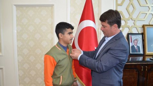 'BAŞKAN OKUMUŞ'TAN TÜRKİYE BİRİNCİSİNE ÖDÜL..