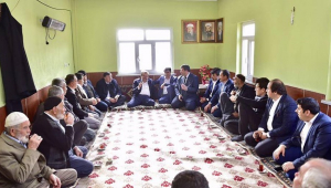 BAŞKAN ERKOÇ EKİNÖZÜ’NDE MAHALLELERİ GEZDİ.