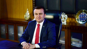 BAŞKAN ERKOÇ GENÇLERE BAŞARILAR DİLEDİ..