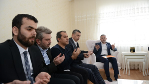 ŞEHİT VE GAZİ AİLELERİNİ ZİYARET ETTİ..