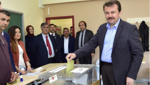 BAŞKAN ERKOÇ OYUNU 2119’DA KULLANDI..