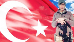 GÜL OĞLUM GÜLLERE BOYANDI...