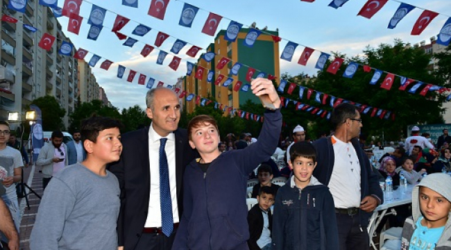 DULKADİROĞLU'NUN İFTAR SOFRASI DOĞUKENT'TE KURULDU..