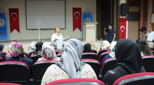 BÜYÜKŞEHİR’DEN SERVİS ŞOFÖRÜ EŞLERİNE EĞİTİM..