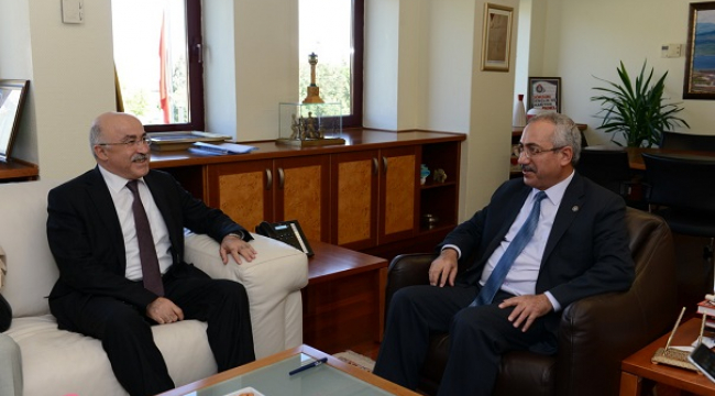 Türk Ocakları Genel Başkanı Prof. Dr. Mehmet Öz, Rektör Deveci'yi Ziyaret Etti..