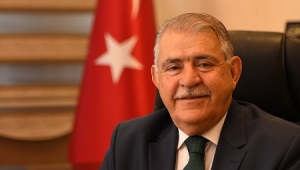 ATATÜRK, TÜRK MİLLETİNİN KAHRAMANIDIR...