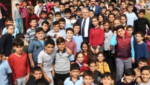 Başkan Mahçiçek;“Her Çocuk İnsanlığın Geleceğini Yüreğinde Taşır”..