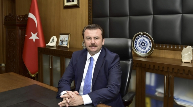 BİR MİLLETE ŞEKİL VEREN ÖĞRETMENLERİMİZDİR