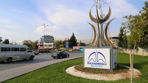 DULKADİROĞLU’NUN CADDE VE SOKAKLARI GÜZELLEŞİYOR..