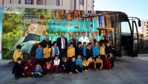 GEZİCİ KÜTÜPHANE OKULLARI GEZİYOR..