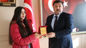 ÜNİVERSİTELİDEN ÖRNEK DAVRANIŞ...