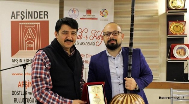 AFŞİNDER SES VE TAMBUR SANATÇISI HAKAN DEDELER ‘İ KONUK ETTİ..