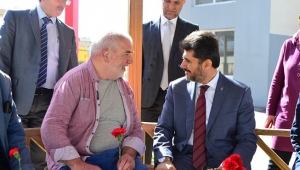 BÜYÜKLERİMİZ BAŞ TACIMIZDIR...