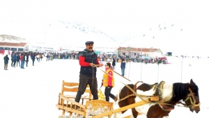 II. AHİRDAĞI ATLI KIZAK YARIŞMASI YAPILDI..