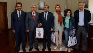 23 NİSAN’DA KSÜ REKTÖRÜ NESRİN SENA GÜRLEK OLDU