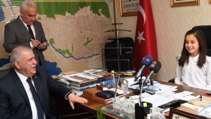 23 NİSAN'DA MAHÇİÇEK'TEN GÖREVİ DEVRALDI