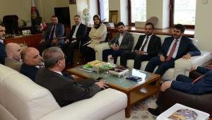 AK PARTİ İL TEŞKİLATINDAN REKTÖR CAN’A ‘HAYIRLI OLSUN’ ZİYARETİ