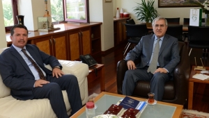 BAŞKAN OKUMUŞ’TAN, REKTÖR CAN’A HAYIRLI OLSUN ZİYARETİ