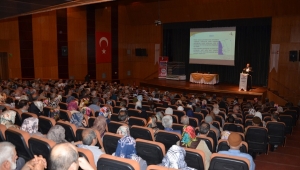 HACI ADAYLARINA '2018 HAC HAZIRLIK SEMİNERİ' DÜZENLENDİ