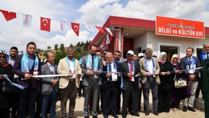 MAKSUTLU AHMET ÖZDEMİR'İ BAĞRINA BASTI..