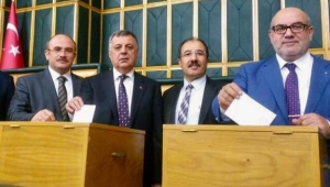 NEVZAT PAKDİL GÜVEN TAZELEDİ..