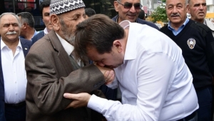 BAŞKAN AFŞİN’DE VATANDAŞLARLA DA HASBİHAL ETTİ..