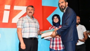 BİLGİLİ ÖĞRENCİLER ÖDÜLLERİYLE BULUŞTU