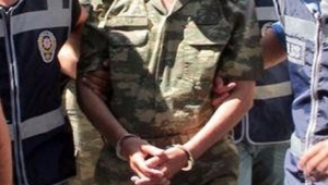 FETÖ'den 12 askeri personel gözaltına alındı..