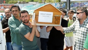 EMLAKÇILARIN AĞABEYİ NİHAT ERSOY HAKKA YÜRÜDÜ..