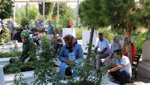 ŞEHİTLİKTE BURUK BAYRAM..