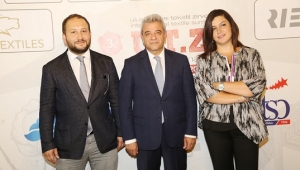 ÖZGE ULUSOY ROBOTLARLA PODYUMA ÇIKACAK..