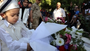 ŞEHİT OĞLUNA VALİ BABALIK YAPTI..