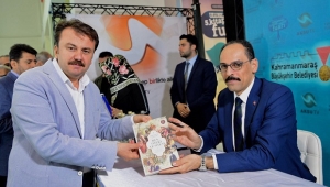 CUMHURBAŞKANLIĞI SÖZCÜSÜ KALIN KİTAP FUARINDA..