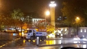 BÜYÜKŞEHİR’İN KAR MESAİSİ DEVAM EDİYOR..