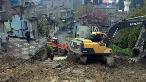 BÜYÜKŞEHİR YOL YAPIM ÇALIŞMALARINA DEVAM EDİYOR..
