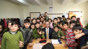 HAYRETTİN GÜNGÖR OKULLU OLDU, SINIFLARI DOLDURDU..