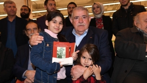 Başkan Mahçiçek, Serdar Yakar’ı Okuyucularıyla Buluşturdu