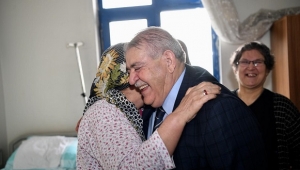 BAŞKAN MAHÇİÇEK'TEN GEÇMİŞ OLSUN ZİYARETİ.. 