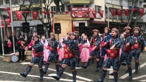 HALK OYUNLARI GÖSTERİLERİ BÜYÜLEDİ..