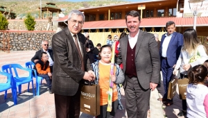 TÜRKOĞLU'NDA DOWN SENDROMLU ÇOCUKLARA AT İLE TERAPİ EĞİTİMİ VERİLİYOR..